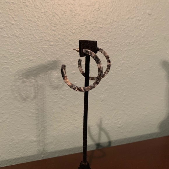 Jewelry - NWOT Hoop Earrings, 1.5 inches